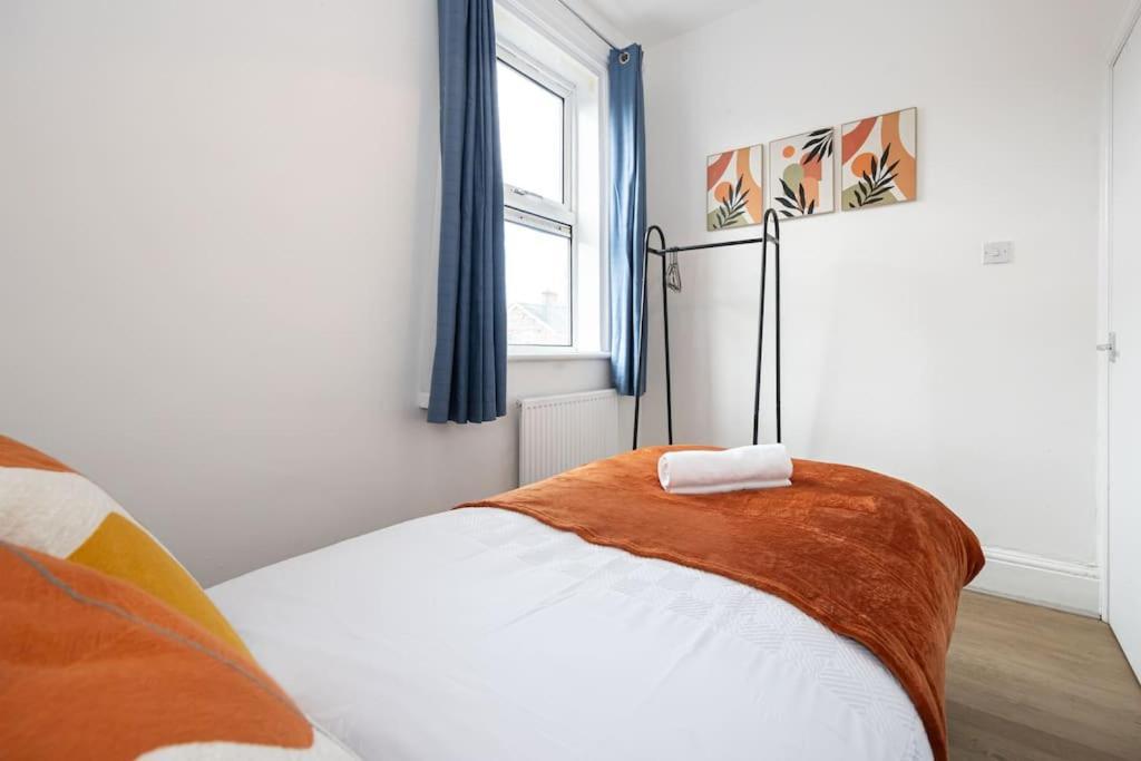 Bright & Modern 3 Bedroom Old Trafford Home Manchester Eksteriør bilde