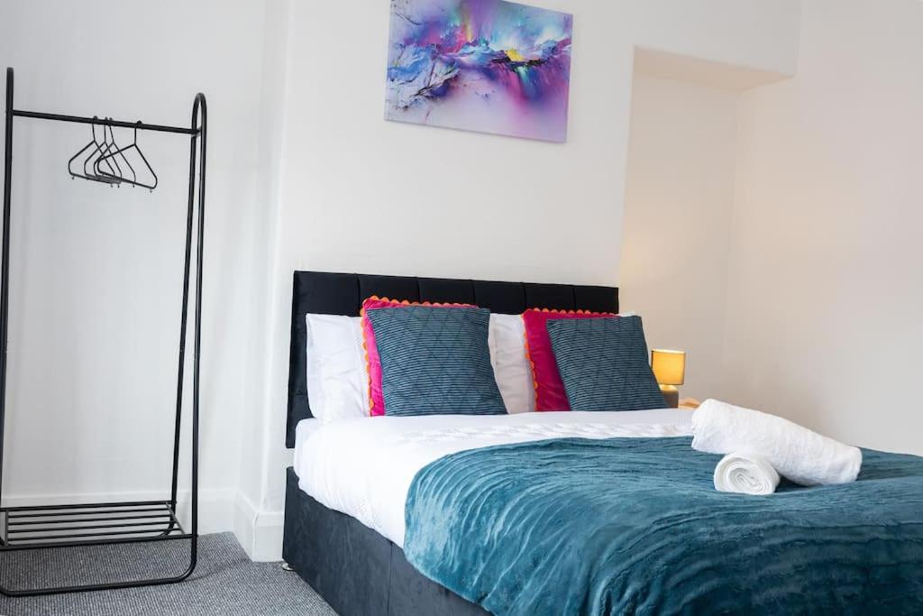 Bright & Modern 3 Bedroom Old Trafford Home Manchester Eksteriør bilde