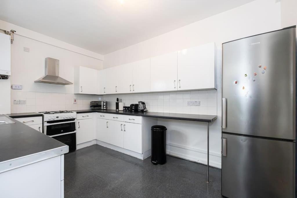 Bright & Modern 3 Bedroom Old Trafford Home Manchester Eksteriør bilde